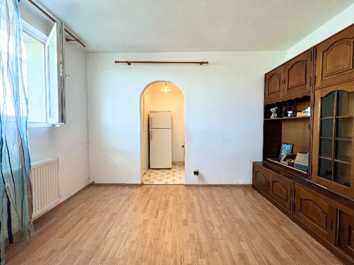 REZERVAT | Garsoniera spatioasa de 28 mp in bloc mixt, metrou Iancului