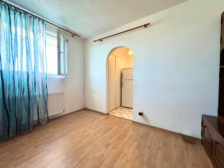 REZERVAT | Garsoniera spatioasa de 28 mp in bloc mixt, metrou Iancului