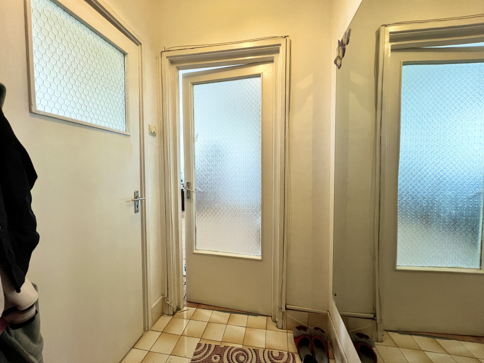 REZERVAT | Garsoniera spatioasa de 28 mp in bloc mixt, metrou Iancului