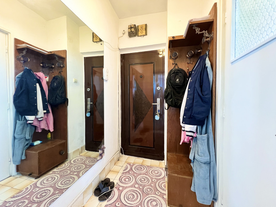 REZERVAT | Garsoniera spatioasa de 28 mp in bloc mixt, metrou Iancului