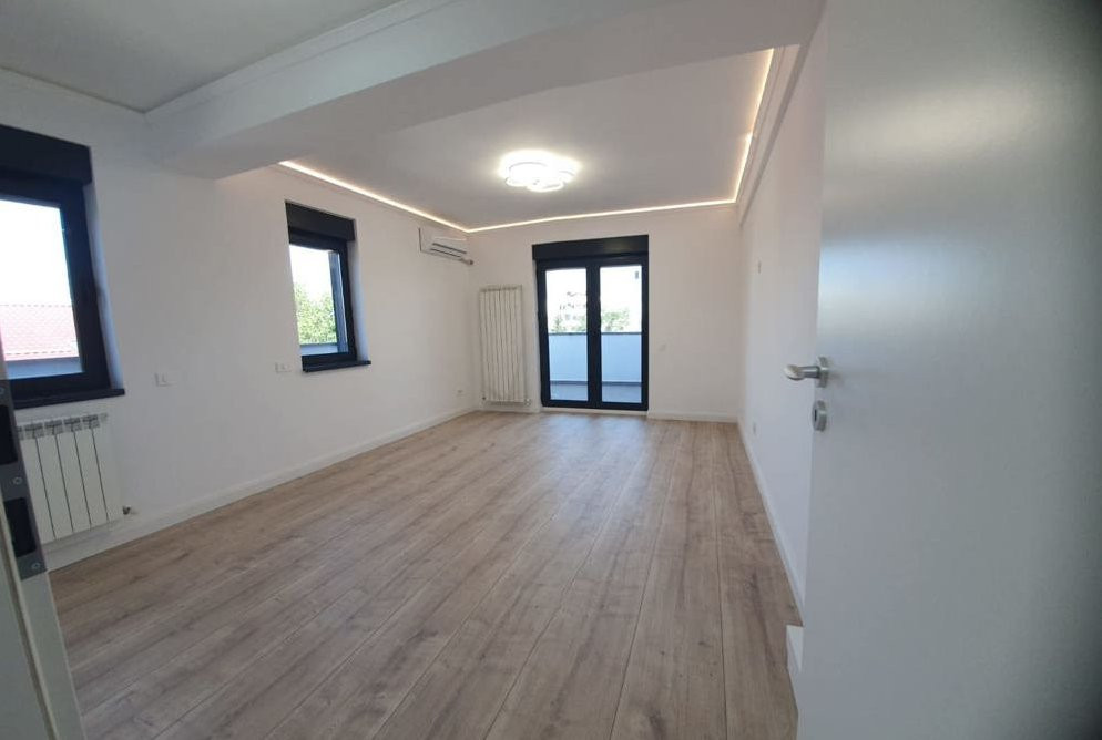 Spatiu birou 42 mp + terasa 18 mp, bloc boutique | Calea Calarasi