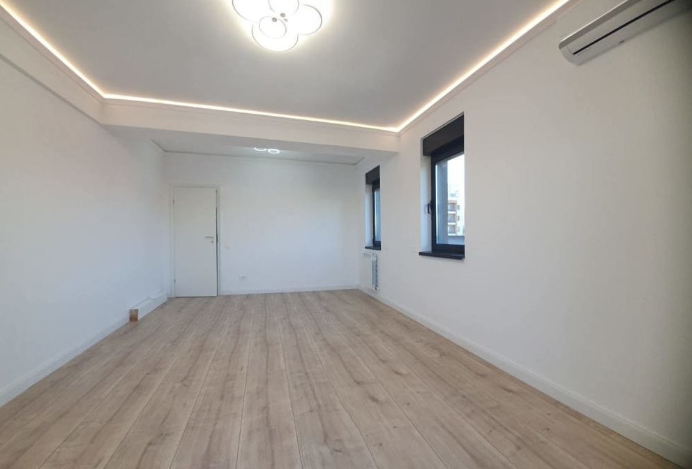 Spatiu birou 42 mp + terasa 18 mp, bloc boutique | Calea Calarasi