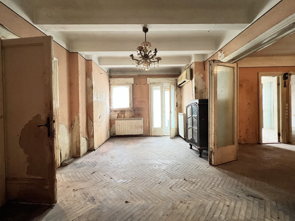 REZERVAT | Apartament rar de 3 camere, renovabil, in blocul Florentin!