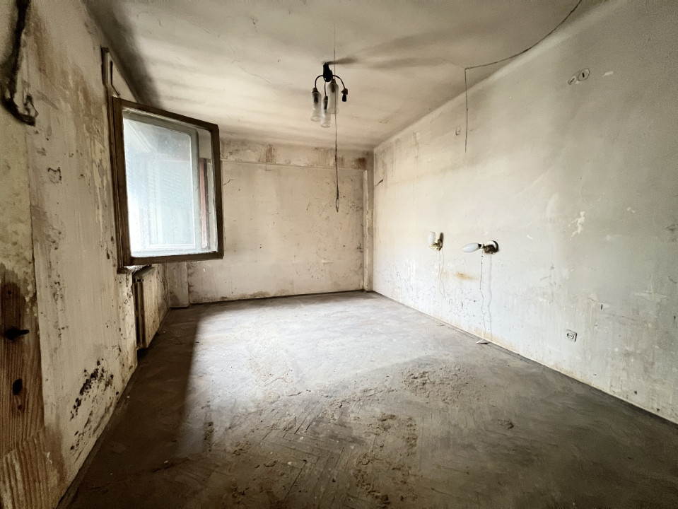 REZERVAT | Apartament rar de 3 camere, renovabil, in blocul Florentin!