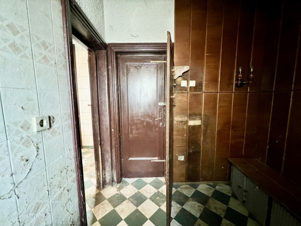 REZERVAT | Apartament rar de 3 camere, renovabil, in blocul Florentin!