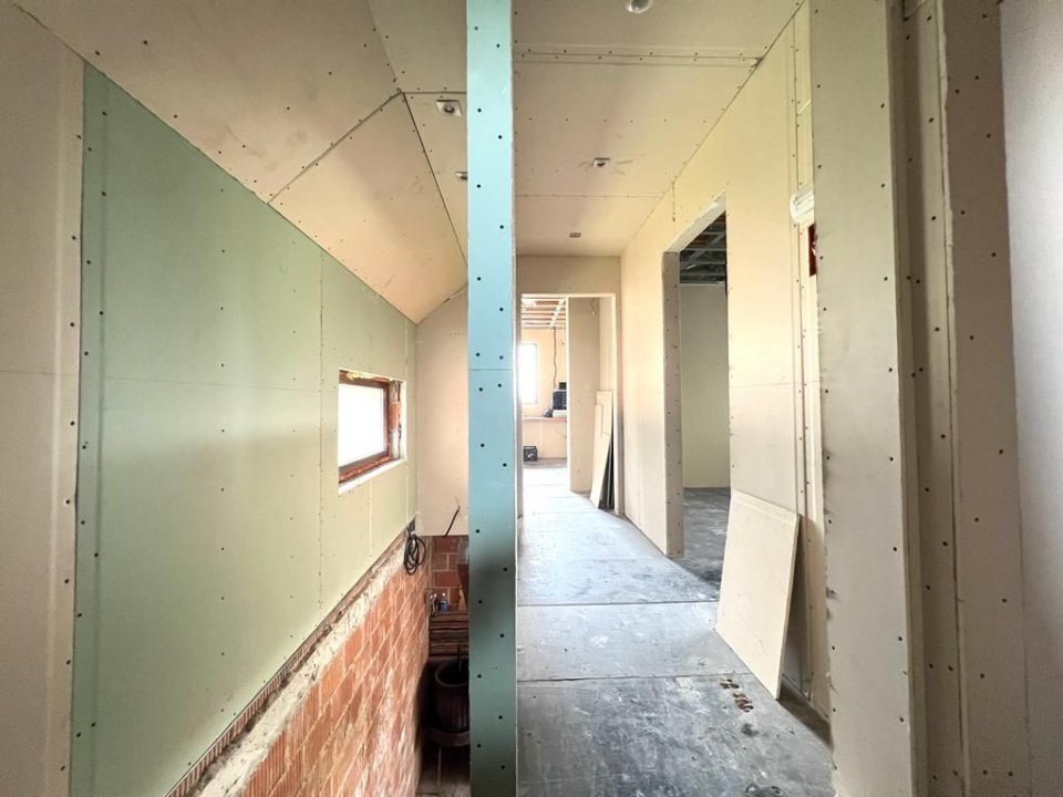 Casa 4 camere, 150 mpu + teren 5000 mp, Hulubesti - Calugareni