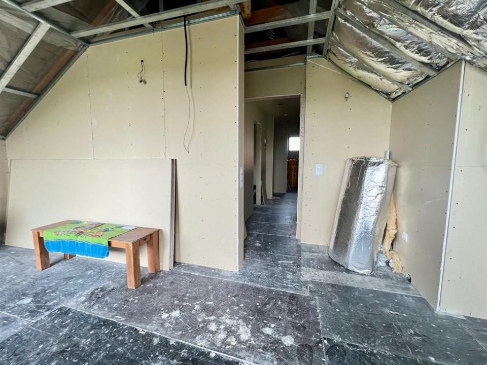 Casa 4 camere, 150 mpu + teren 5000 mp, Hulubesti - Calugareni