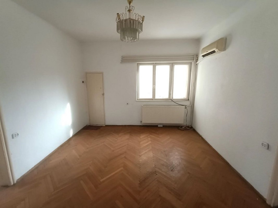 Apartament 4 camere, ultracentral, spațios, luminos, necesita renovare
