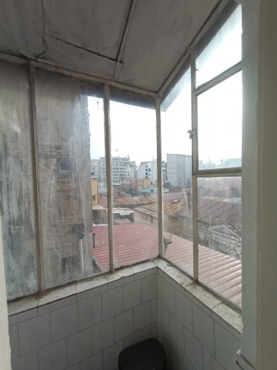 Apartament 4 camere, ultracentral, spațios, luminos, necesita renovare