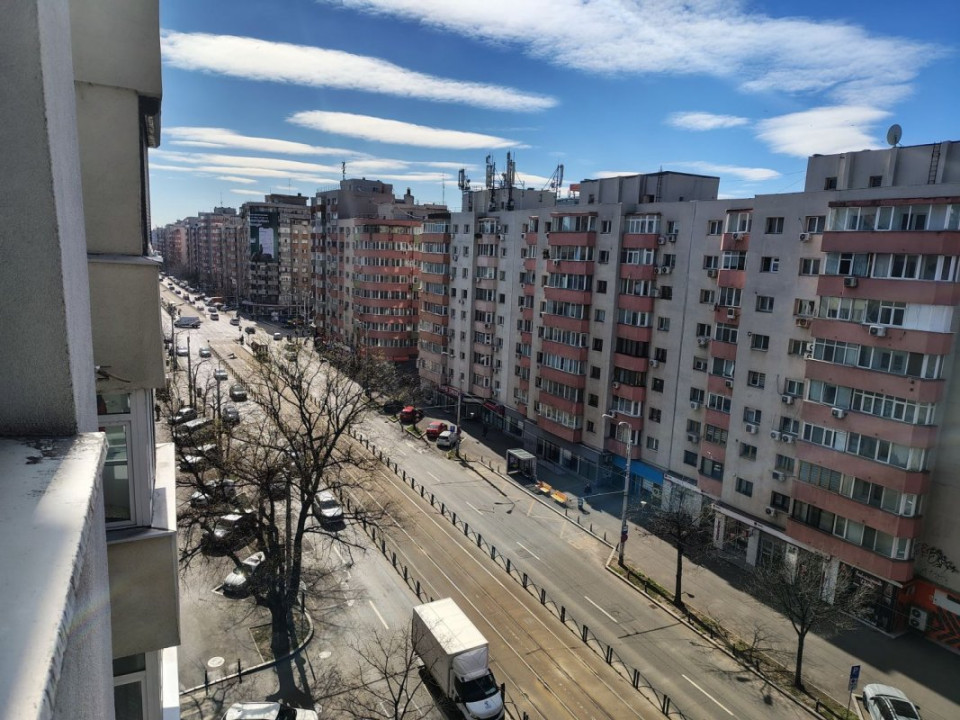 Mosilor 4 camere centrala proprie, decomandat