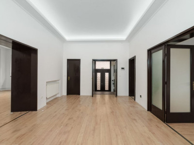 VILA INTERBELICA DE 550 MP-FOISORUL DE FOC