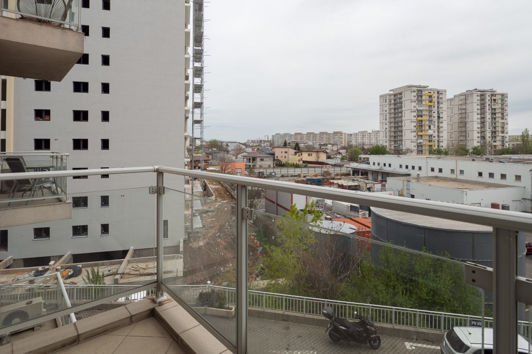 Garsonieră Spațioasă si Luminoasa în Titan, Răsărit de Soare 