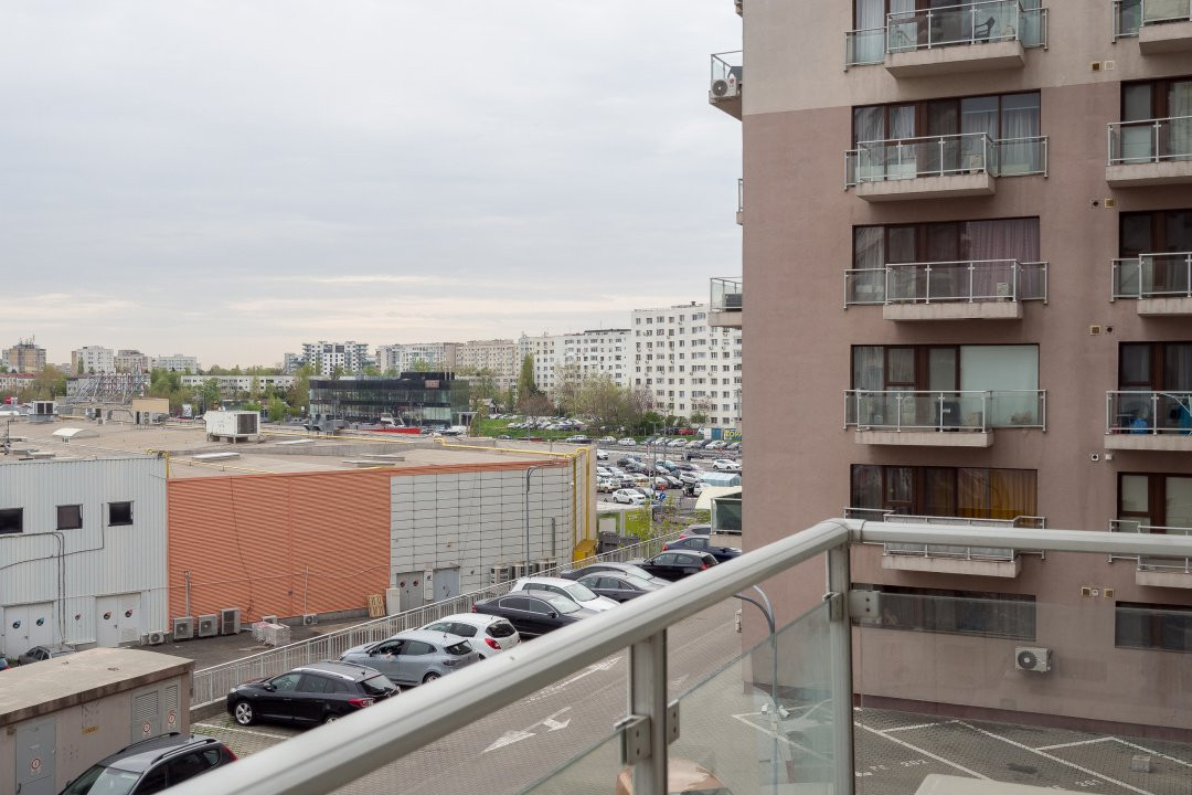Garsonieră Spațioasă si Luminoasa în Titan, Răsărit de Soare 