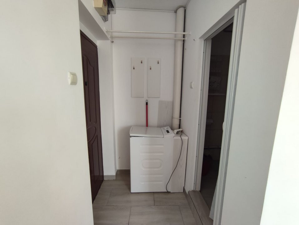 Garsoniera de inchiriat zona Decebal! 