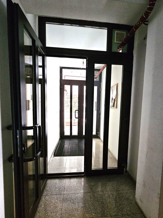 De vanzare 3 camere cu gradina in Bucurestii Noi - Parc Bazilescu