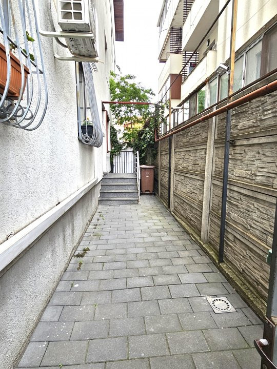 De vanzare 3 camere cu gradina in Bucurestii Noi - Parc Bazilescu
