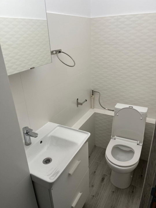0% | Apartament 3 camere decomandat, nemobilat, Centrala proprie | Calea Moșilor