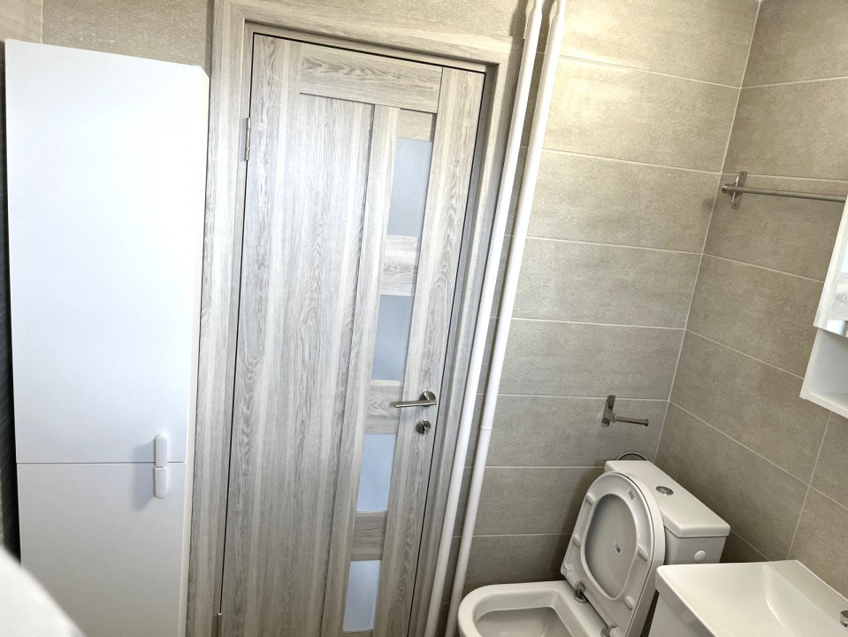 0% | Apartament 3 camere decomandat, nemobilat, Centrala proprie | Calea Moșilor