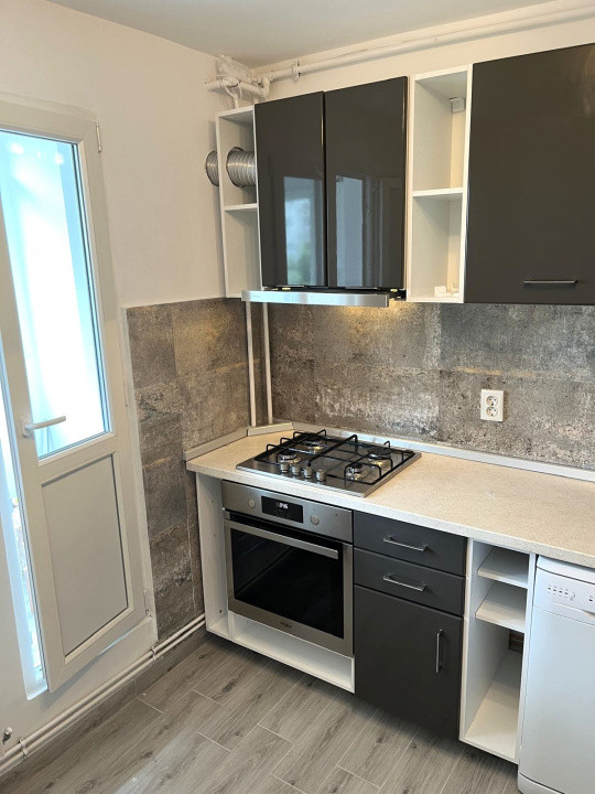 0% | Apartament 3 camere decomandat, nemobilat, Centrala proprie | Calea Moșilor