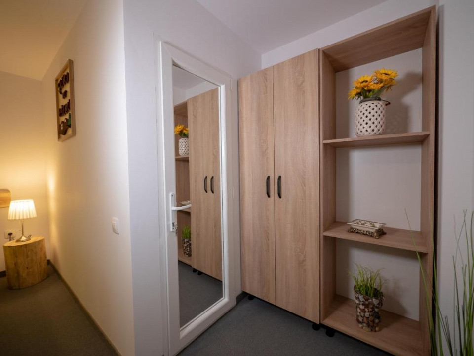 Pensiune cu 22 camere, piscină încălzită si Teren 1828 mp | Vulcan - Hunedoara