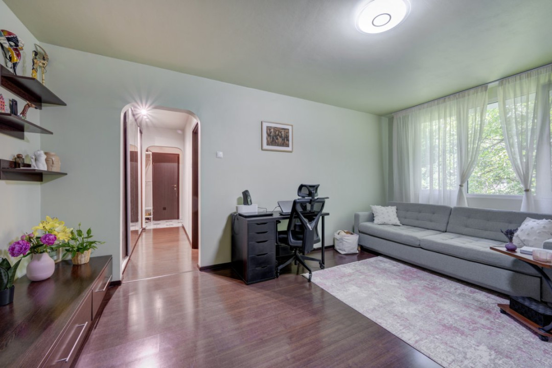 Apartament primitor de 2 camere, mobilat/utilat și loc de parcare!