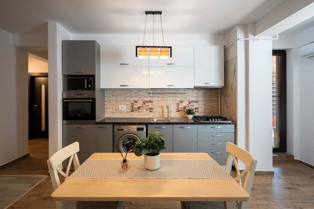 2 camere - curte 36mp - loc parcare - Ozana - str. Fetesti