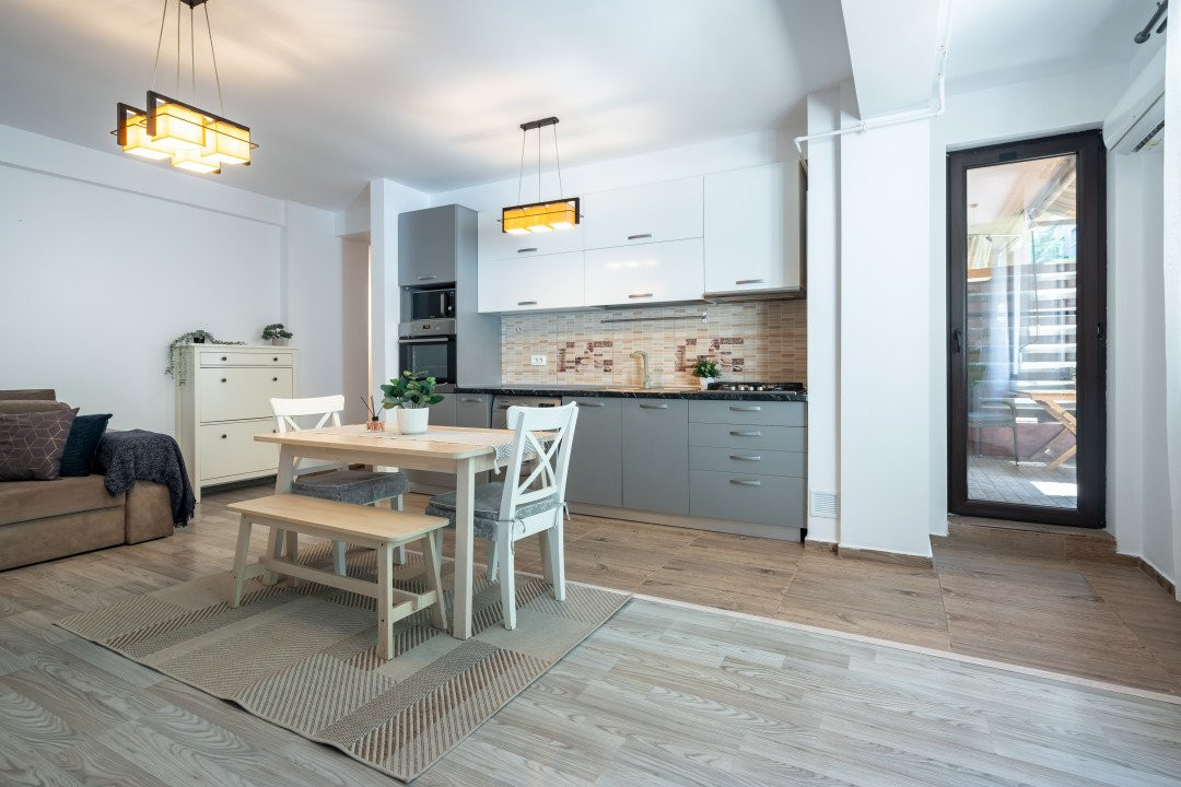 2 camere - curte 36mp - loc parcare - Ozana - str. Fetesti