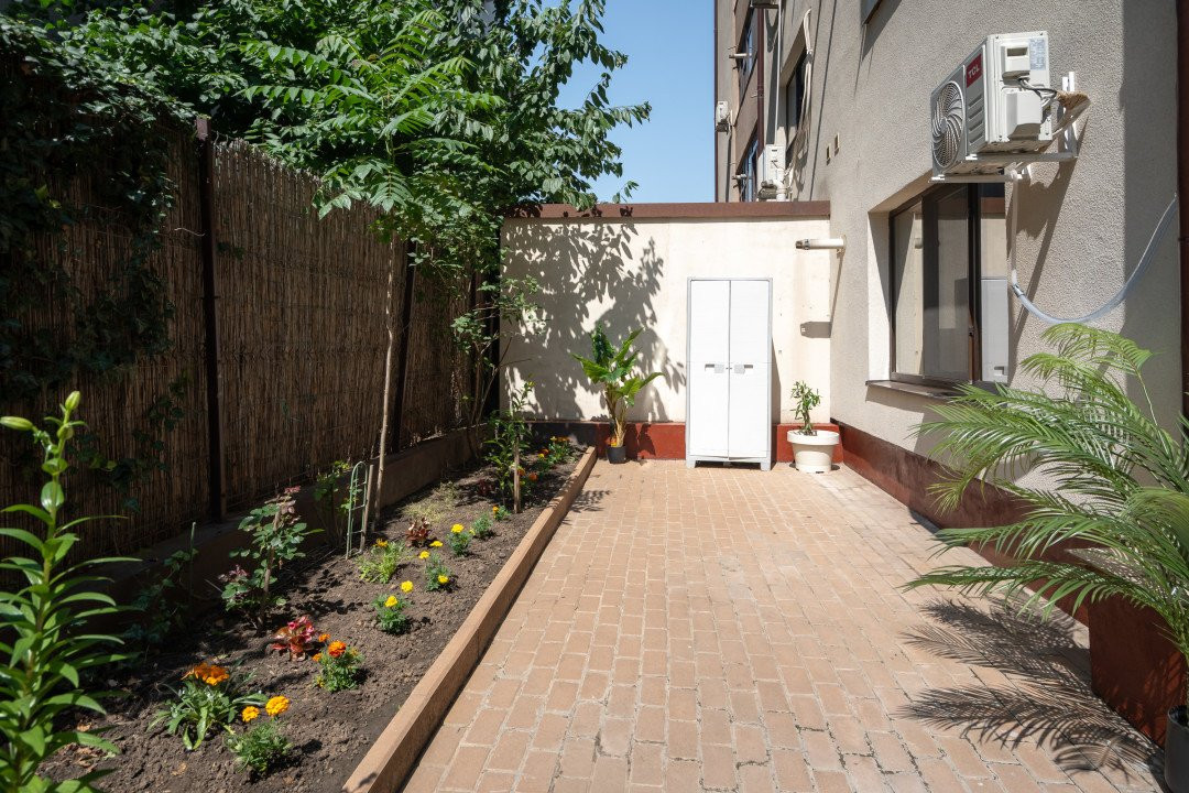 2 camere - curte 36mp - loc parcare - Ozana - str. Fetesti