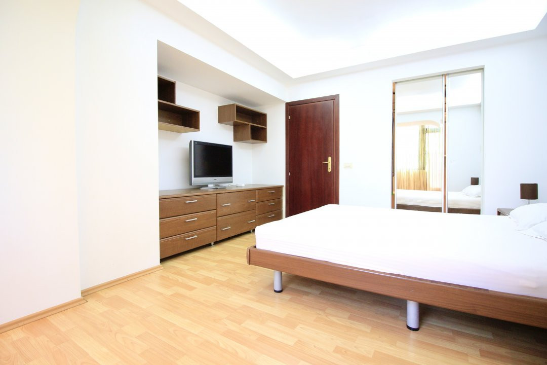 PIATA VICTORIEI-TITULESCU, APARTAMENT ELEGANT, LIVING 31 MP!