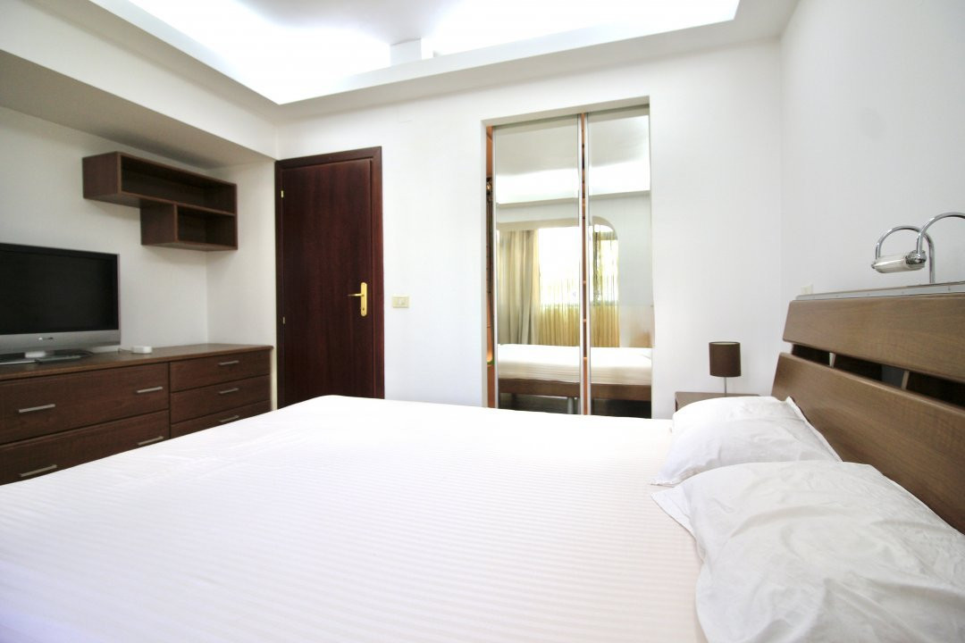 PIATA VICTORIEI-TITULESCU, APARTAMENT ELEGANT, LIVING 31 MP!