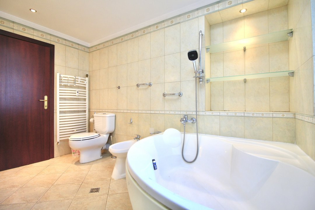 PIATA VICTORIEI-TITULESCU, APARTAMENT ELEGANT, LIVING 31 MP!