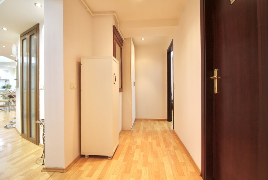 PIATA VICTORIEI-TITULESCU, APARTAMENT ELEGANT, LIVING 31 MP!
