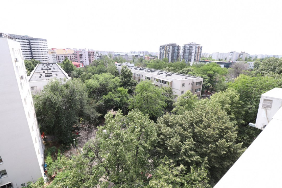 Titan - Liviu Rebreanu  - zona verde - necesita renovare 