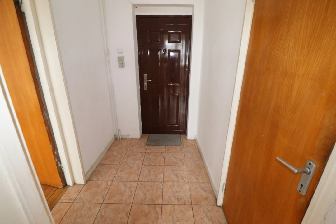 Titan - Liviu Rebreanu  - zona verde - necesita renovare 