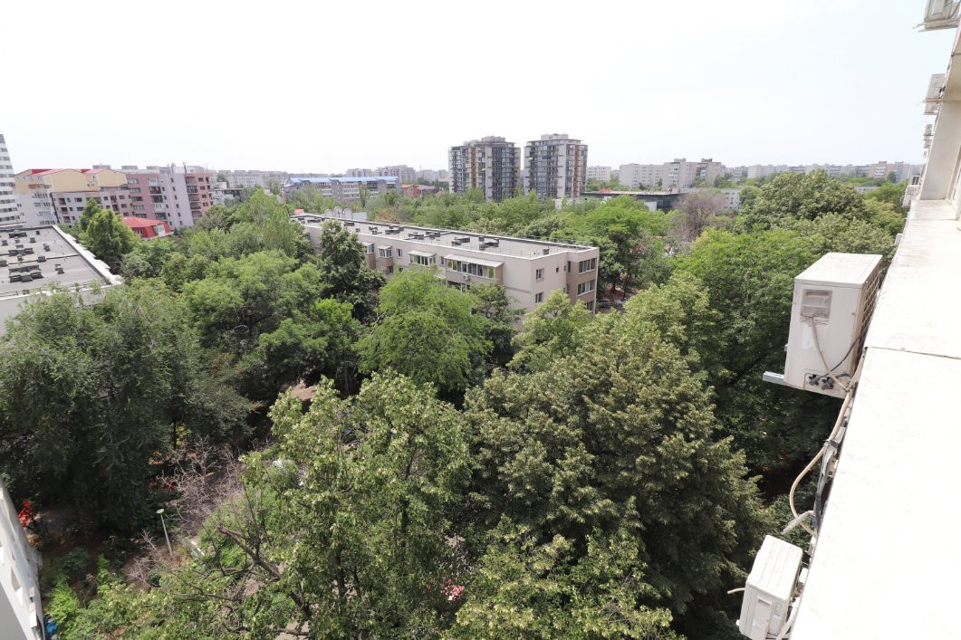 Titan - Liviu Rebreanu  - zona verde - necesita renovare 