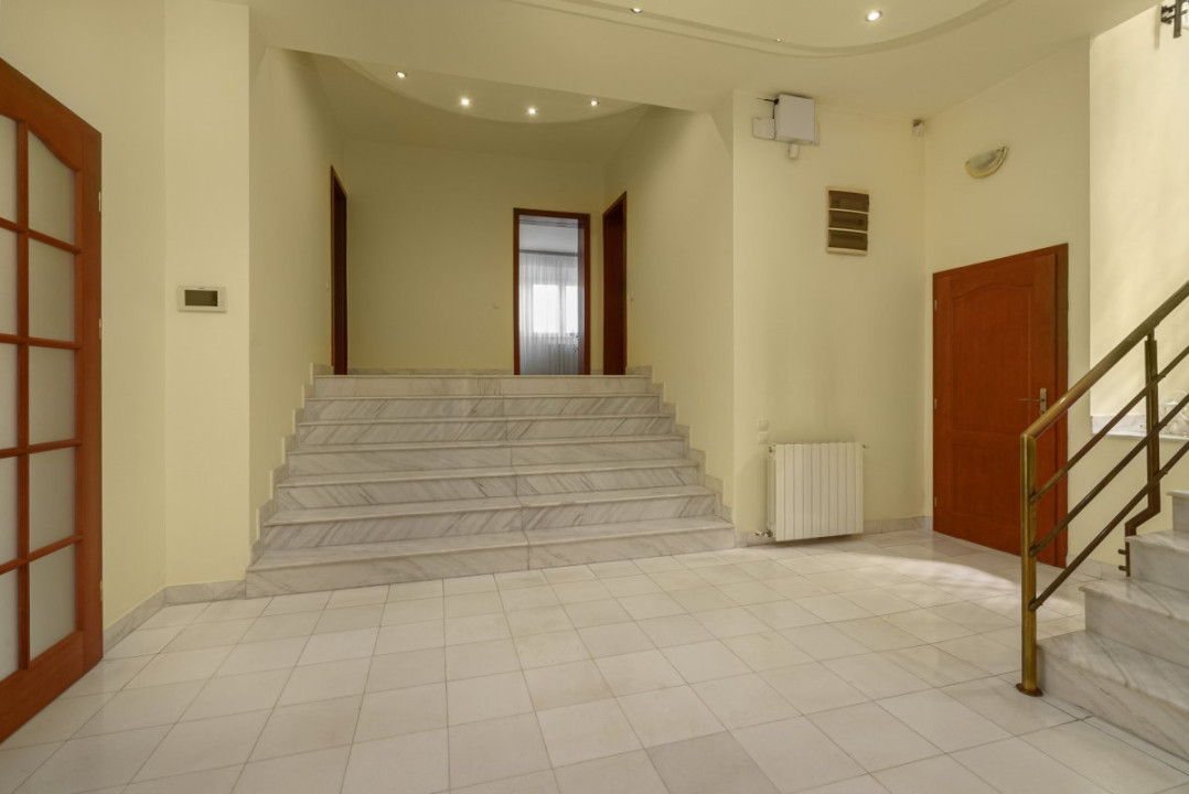 Drumul Taberei - Valea Oltului, casa 9 camere, lot 1158 mp