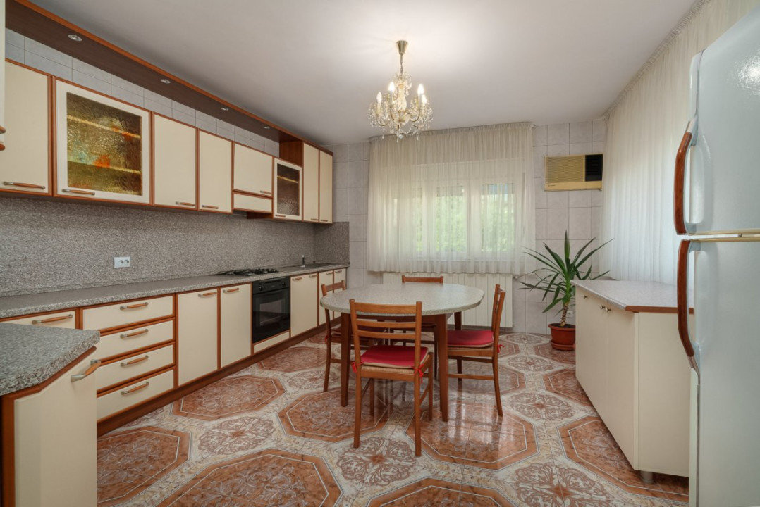 Drumul Taberei - Valea Oltului, casa 9 camere, lot 1158 mp
