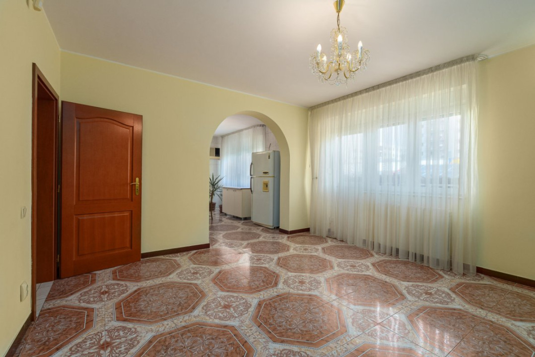 Drumul Taberei - Valea Oltului, casa 9 camere, lot 1158 mp