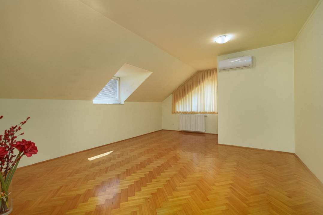 Drumul Taberei - Valea Oltului, casa 9 camere, lot 1158 mp