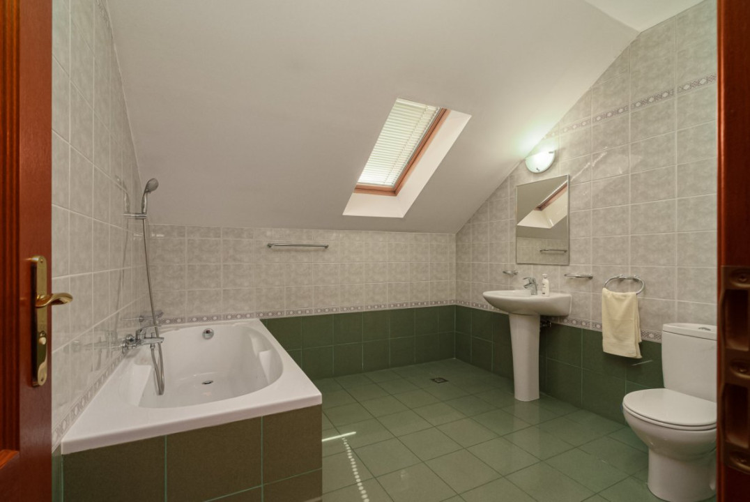 Drumul Taberei - Valea Oltului, casa 9 camere, lot 1158 mp