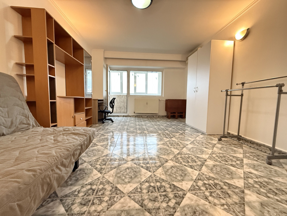 Garsoniera decomadata cu balcon, spatioasa, 42 mp | zona Tei