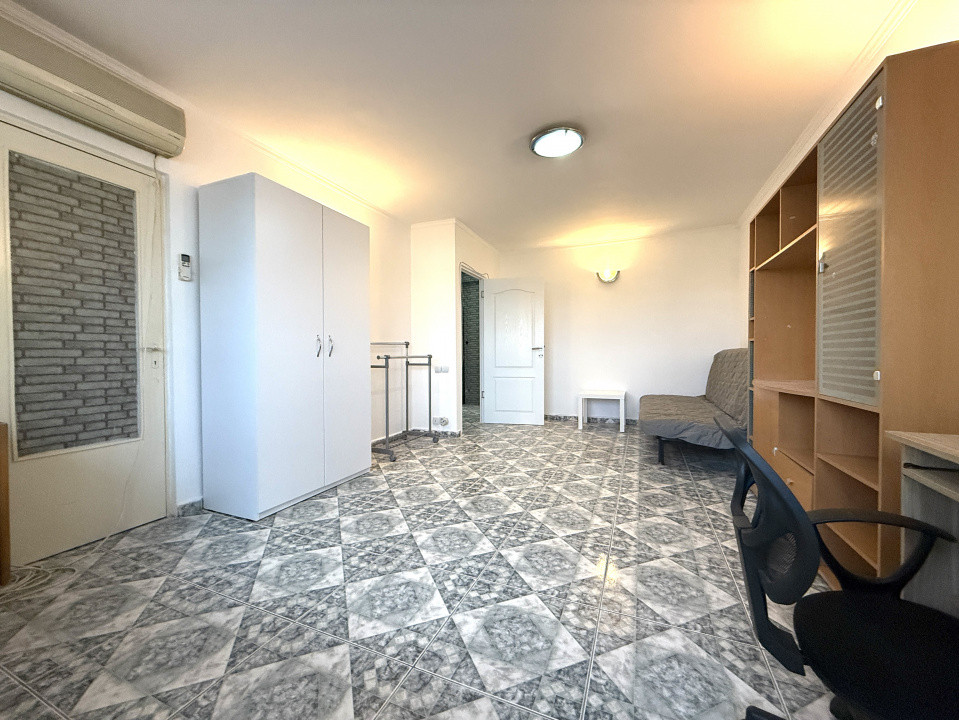 Garsoniera decomadata cu balcon, spatioasa, 42 mp | zona Tei