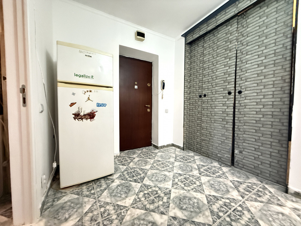 Garsoniera decomadata cu balcon, spatioasa, 42 mp | zona Tei