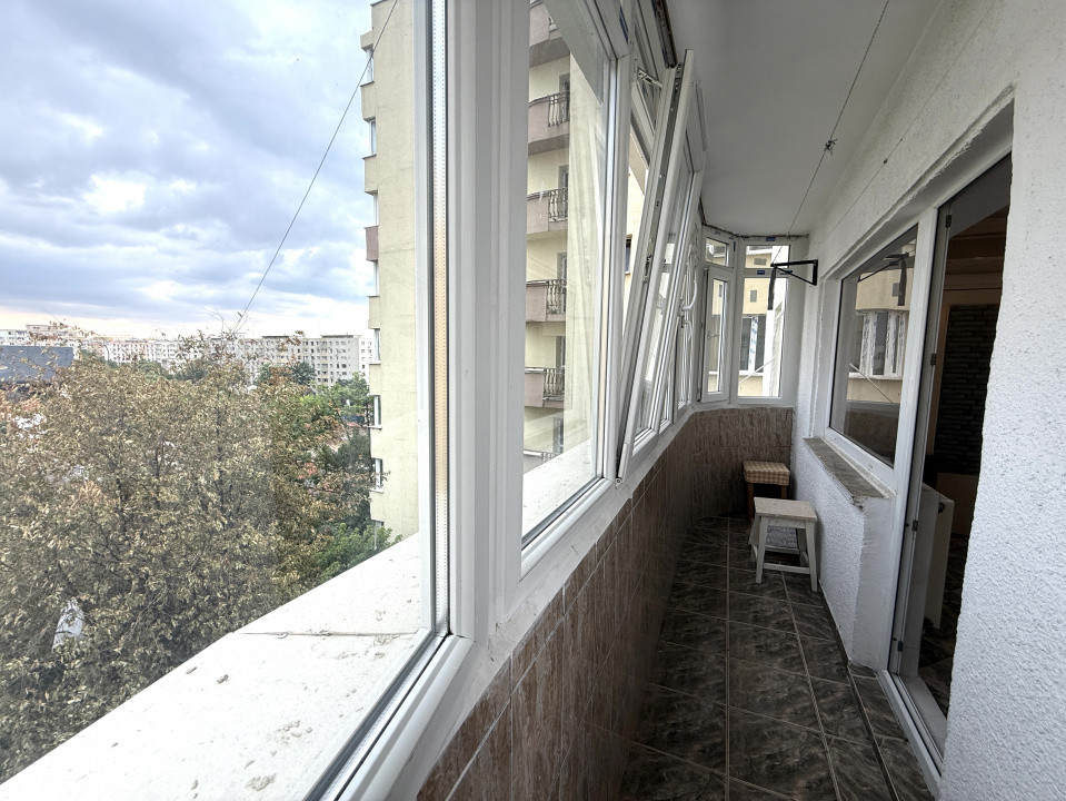 Garsoniera decomadata cu balcon, spatioasa, 42 mp | zona Tei