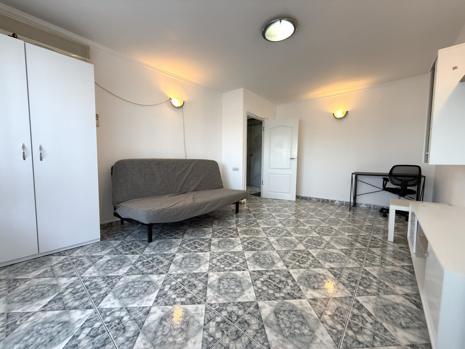 Garsoniera decomadata cu balcon, spatioasa, 42 mp | zona Tei