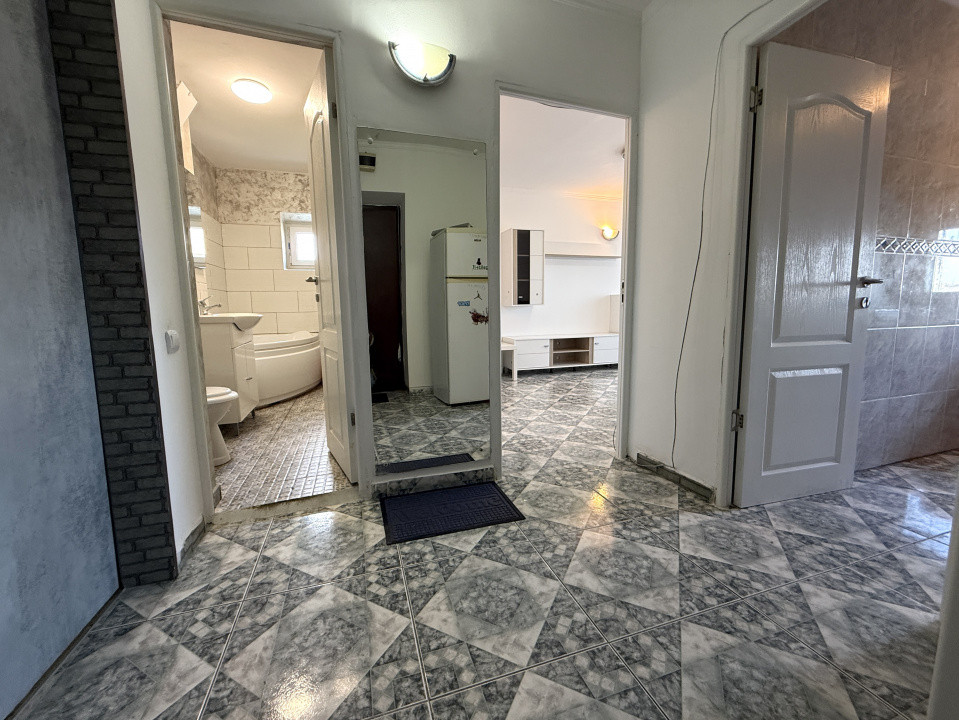Garsoniera decomadata cu balcon, spatioasa, 42 mp | zona Tei