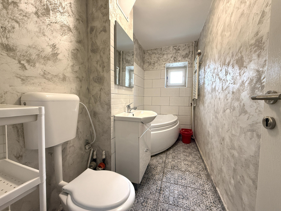 Garsoniera decomadata cu balcon, spatioasa, 42 mp | zona Tei