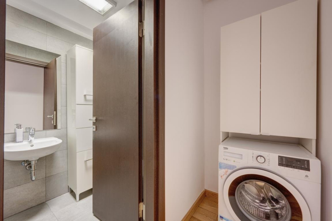 Apartament spatios 2 camere loc parcare complex UpGround metrou Pipera