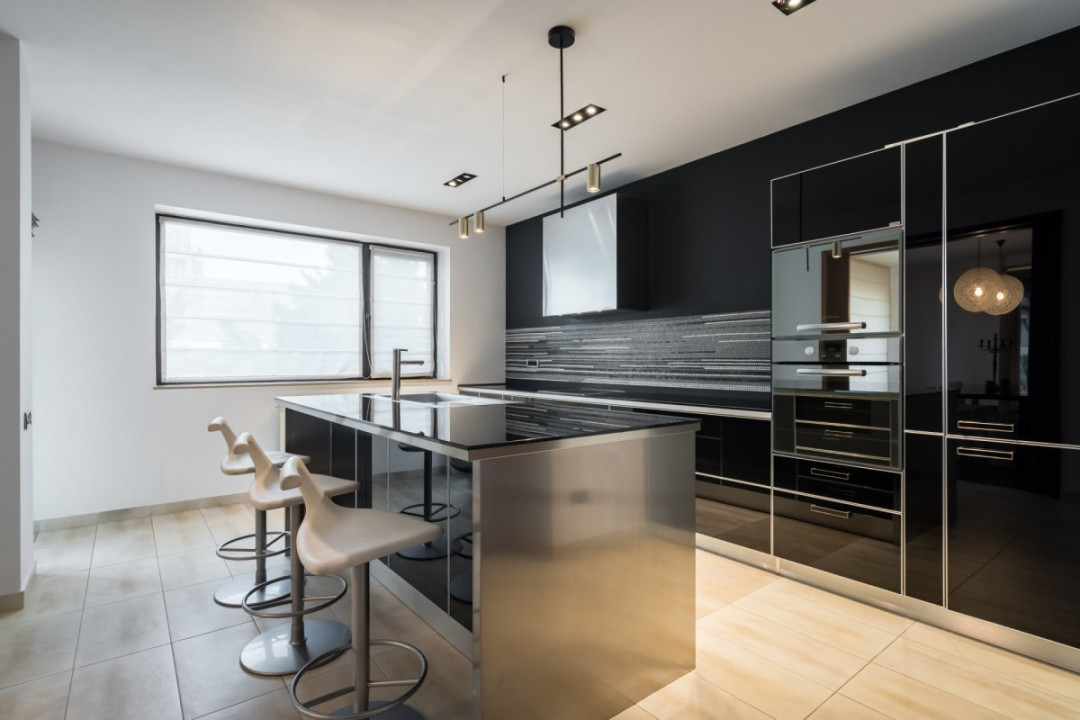 IANCU NICOLAE - COMPLEX TRAIAN, VILA 400 MP TOTAL, LOT 750 MP!