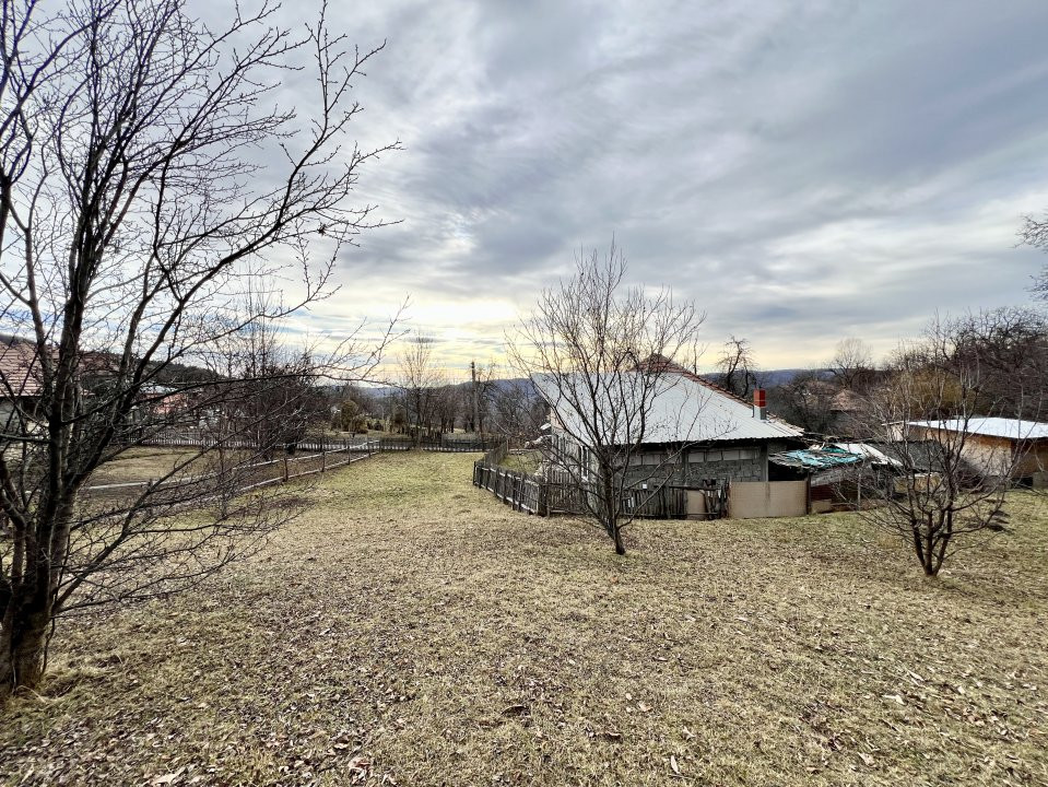 0%| Teren intravilan, 2470 mp | S+P+1E+M |POT 30% | CUT 2,7%| COMARNIC